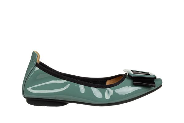 Półbuty Loretta Vitale E40303B Blue 514257, Zielony, Skóra lakierowana - 36. Zielone półbuty wsuwane Loretta Vitale, bez wzorów, z lakierowanej skóry, eleganckie, bez obcasa. W wyprzedaży za 242.10 zł.