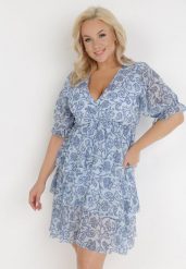 Niebieska Sukienka Balapus. Niebieskie sukienki Born2be, l, bez wzorów, eleganckie, bez kołnierzyka, bez ramiączek, mini, kopertowe. Za 189.99 zł.