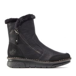 Botki Rieker. Czarne botki Rieker, bez wzorów, bez obcasa, na płaskiej podeszwie, bez zapięcia. Za 219.99 zł.