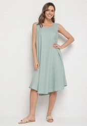 Jasnozielona Rozkloszowana Klasyczna Sukienka Lunetira. Zielone sukienki Born2be, na co dzień, l, bez wzorów, eleganckie, bez kołnierzyka, bez ramiączek, midi, proste. W wyprzedaży za 50.99 zł.