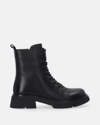 SKÓRZANE BOTKI DAMSKIE L004LEBLOBB059. Botki Venezia, bez wzorów, ze skóry, bez obcasa, bez zapięcia. Za 449.00 zł.