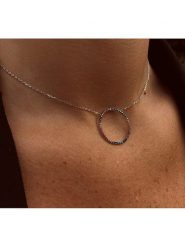 Les Favorites Srebrny naszyjnik z elementem ozdobnym - dł. 39 cm rozmiar: onesize. Szare naszyjniki Les Favorites, z materiału, z cyrkonią, srebrne. Za 130.99 zł.