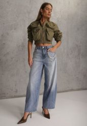 Niebieskie Szerokie Jeansy High Waist z Łańcuchem Kassania. Niebieskie jeansy Renee, l, z aplikacjami, z jeansu, z podwyższonym stanem. Za 119.99 zł.