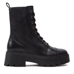Botki MICHAEL Michael Kors. Czarne botki MICHAEL Michael Kors, bez wzorów, bez obcasa, na płaskiej podeszwie, bez zapięcia. Za 679.99 zł.