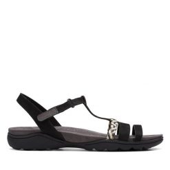 Sandały Clarks. Czarne sandały Clarks, bez wzorów, bez obcasa, na płaskiej podeszwie, bez zapięcia. Za 349.99 zł.
