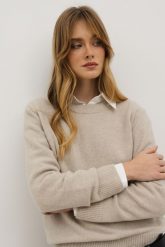WEŁNIANY SWETER LAURA BEŻOWY M - Flawless. Brązowe swetry Flawless, m, bez wzorów, z kaszmiru, biznesowe, bez ramiączek. Za 590.00 zł.