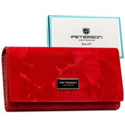 Czerwony portfel damski ze skóry naturalnej i ekologicznej Peterson PTN PS122-MLF. Czerwone portfele Peterson, z aplikacjami, ze skóry. Za 129.99 zł.
