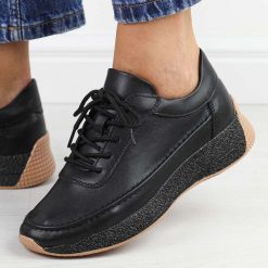 Czarne głatkie skórzane półbuty damskie Sergio Leone sp013A. Czarne półbuty wsuwane Sergio Leone, na jesień, bez wzorów, ze skóry, eleganckie, z okrągłym noskiem, bez obcasa. Za 209.00 zł.