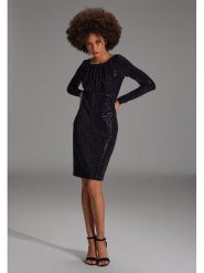 SWING Sukienka w kolorze czarnym rozmiar: 38. Czarne sukienki Swing, bez wzorów, bez kołnierzyka, bez ramiączek, midi. Za 275.40 zł.
