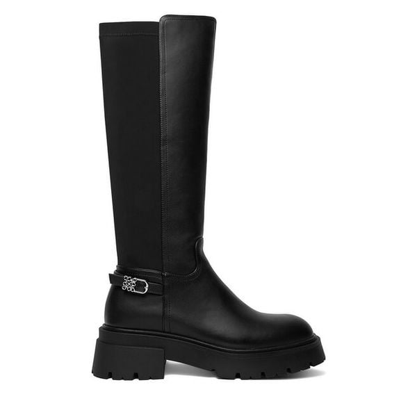 Kozaki Nine West. Czarne kozaki Nine West, bez wzorów, bez obcasa, na płaskiej podeszwie, bez zapięcia. Za 279.99 zł.