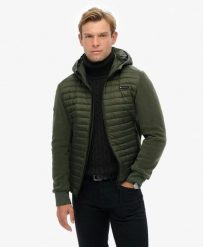 Superdry Kurtka Hooded Storm Fleece Hybrid – pikowany przód – IVY GREEN. Zielone kurtki Superdry, xl, bez wzorów, z polaru, z kapturem. Za 463.30 zł.
