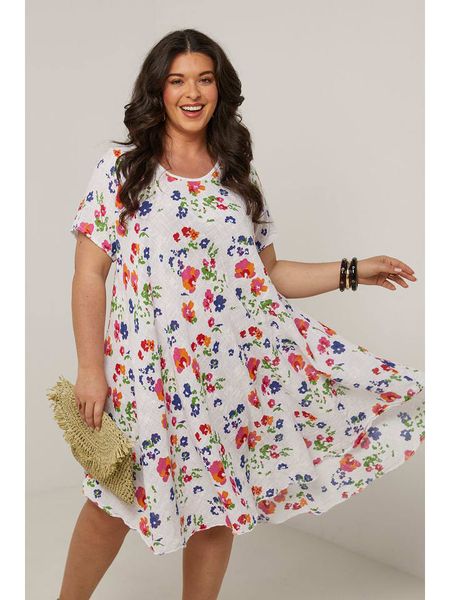 Curvy Lady Sukienka w kolorze białym rozmiar: 48/50. Białe sukienki Curvy Lady, bez wzorów, klasyczne, bez kołnierzyka, bez ramiączek, midi. Za 118.84 zł.