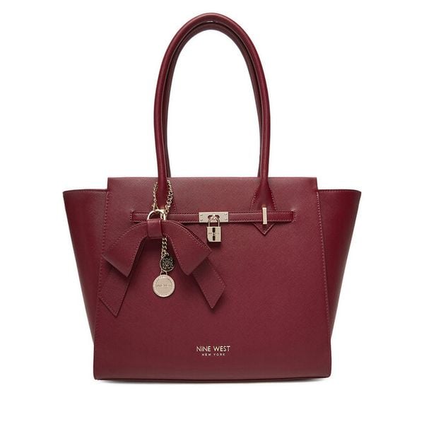 Torebka Nine West. Czerwone shopper bag Nine West, bez wzorów, bez dodatków. Za 369.99 zł.