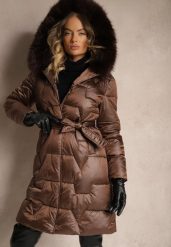 Brązowa Długa Kurtka Pikowana z Odpinanym Kołnierzem i Paskiem Rinarella. Brązowe kurtki Renee, na zimę, l, bez wzorów, z dzianiny, sportowe, bez kaptura. Za 239.99 zł.