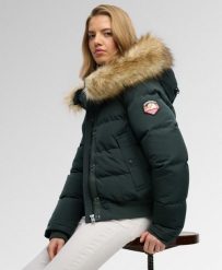 Superdry Kurtka Everest Hooded Bomber – slim fit z recyklowanego poliestru. Zielone kurtki Superdry, bez wzorów, z nylonu, z kapturem. Za 802.65 zł.