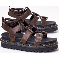Sandały damskie brązowe Dr. Martens Nartilla. Brązowe sandały Dr Martens, bez wzorów, bez obcasa, bez zapięcia. Za 399.99 zł.