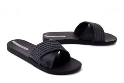 IPANEMA Street II FEM 83244 20766 black/black, klapki damskie. Czarne klapki Ipanema, bez wzorów, street, bez obcasa, bez zapięcia. Za 99.99 zł.
