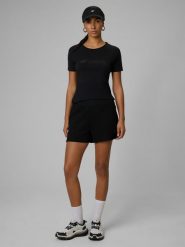 4F Spodenki dresowe damskie - czarne XS. Czarne szorty sportowe 4f, bez wzorów, z dresówki. Za 129.99 zł.