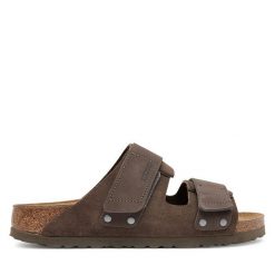 Klapki Birkenstock. Szare klapki Birkenstock, bez wzorów, bez obcasa, bez zapięcia. Za 549.99 zł.