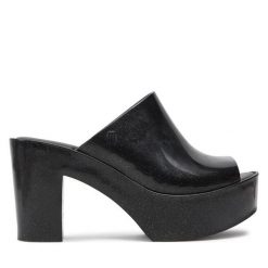 Klapki Melissa. Czarne klapki Melissa, bez wzorów, bez obcasa, bez zapięcia. Za 419.99 zł.