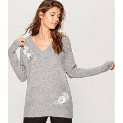Melanżowy sweter z aplikacją - Szary. Swetry marki INESIS. W wyprzedaży za 79.99 zł.