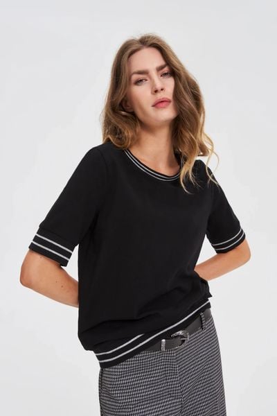 Gładka bluzka z bawełny. Bluzki MOODO, l, bez wzorów, z bawełny, bez kołnierzyka, bez ramiączek. Za 79.99 zł.