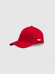 4F Czapka kibica z daszkiem uniseks - czerwona S/M (58cm). Czerwone czapki z daszkiem 4f, bez wzorów, z materiału, sportowe. Za 59.99 zł.