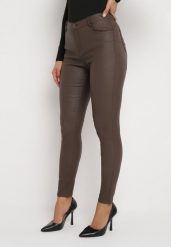 Brązowe Spodnie Skinny z Imitacji Skóry Awileda. Brązowe jeansy Born2be, s, bez wzorów, z jeansu, biznesowe, z podwyższonym stanem. W wyprzedaży za 76.49 zł.