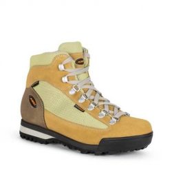 Buty trekkingowe damskie Aku Ultra Light Gtx. Brązowe buty trekkingowe Aku, z materiału, za kostkę, bez zapięcia. Za 449.00 zł.