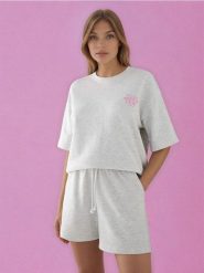 Bawełniane szorty dresowe - Inny. Szorty sportowe Sinsay, bez wzorów, z bawełny. Za 25.99 zł.