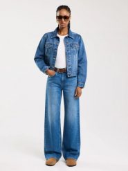 Kurtka damska jeansowa ciemnoniebieska Josephine 489. Niebieskie kurtki BIG STAR, l, bez wzorów, z denimu, klasyczne, bez kaptura. Za 399.99 zł.