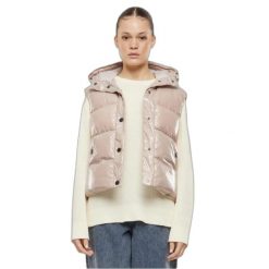 Kurtka bez rękawów z kapturem z recyklingu dla kobiet Urban Classics Sherpa. Czerwone kurtki Urban Classics, xs, bez wzorów, z materiału, eleganckie, z kapturem. Za 251.00 zł.