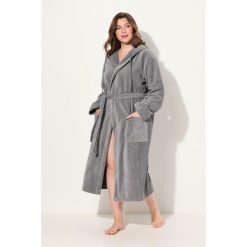 Damskie Szlafrok kaptur pasek trapezowy fason frotte. Fioletowe szlafroki damskie Ulla Popken, plus size, bez wzorów, z bawełny, bez ramiączek. W wyprzedaży za 262.99 zł.