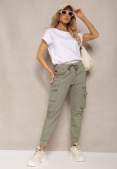 Zielone Bawełniane Spodnie Bojówki z Gumką w Talii i Kieszeniami Zolarae. Zielone jeansy Renee, bez wzorów, z bawełny, eleganckie. W wyprzedaży za 44.99 zł.