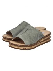 Rieker Klapki w kolorze zielonym rozmiar: 38. Zielone klapki Rieker, bez wzorów, klasyczne, z otwartym noskiem, bez obcasa, na koturnie, bez zapięcia. Za 172.89 zł.