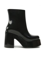 Melissa Botki Melissa Nubia Ii Ad 33958 Czarny. Czarne botki Melissa, bez wzorów, z tworzywa sztucznego, bez obcasa, na słupku, bez zapięcia. Za 449.99 zł.