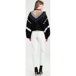 Lost Ink TRIM INSERT Bluza black. Niebieskie bluzy marki comma casual identity, z materiału, casualowe. W wyprzedaży za 197.10 zł.