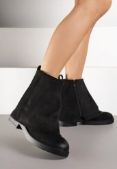 Czarne Botki z Imitacji Zamszu z Cholewką w Stylu Nogawki Rilavine. Czarne botki Renee, bez wzorów, z jeansu, bez obcasa, na płaskiej podeszwie, bez zapięcia. Za 99.99 zł.