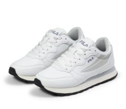 Buty sportowe damskie Fila Hypert. Białe buty treningowe Fila, bez wzorów, z materiału, bez zapięcia. Za 300.05 zł.