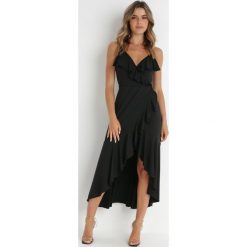 Czarna Sukienka Adathe. Czarne sukienki Born2be, l, z aplikacjami, eleganckie, bez kołnierzyka, bez ramiączek, midi, kopertowe. W wyprzedaży za 118.99 zł.