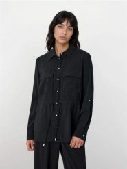 Koszula z kieszeniami cargo i wiązaniem w talii - czarny. Czarne koszule Sinsay, l, bez wzorów, bez kołnierzyka, bez ramiączek. Za 59.99 zł.
