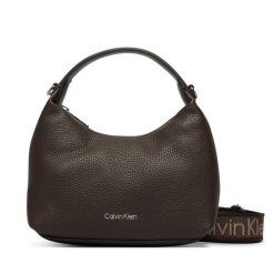 Torebka Calvin Klein. Brązowe torebki klasyczne Calvin Klein, bez wzorów, klasyczne, bez dodatków. Za 369.99 zł.