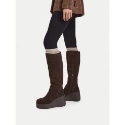 Kozaki Badura. Brązowe kozaki Badura, bez wzorów, bez obcasa, na koturnie, bez zapięcia. Za 349.99 zł.