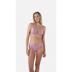 Figi do kostiumów kąpielowych dla kobiet Barts Isla Mid Waist. Fioletowe bikini Barts, bez wzorów. Za 178.50 zł.