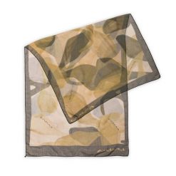 Szal damski Anekke, wykonany z lekkiego materiału tekstylnego z artystycznym wzorem, kolorowy, 42470-041. Szare szaliki i kominy Anekke, z aplikacjami, eleganckie. Za 119.00 zł.