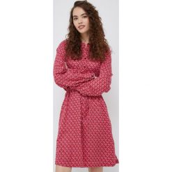 Tommy Hilfiger sukienka kolor różowy mini prosta. Czerwone sukienki Tommy Hilfiger, na co dzień, bez wzorów, z tkaniny, bez kołnierzyka, bez ramiączek, maxi. W wyprzedaży za 449.99 zł.