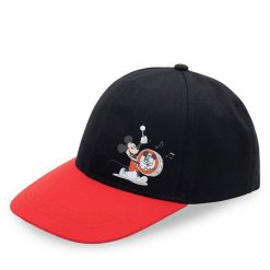 Czapka z daszkiem Disney 100. Czarne czapki z daszkiem Disney 100, bez wzorów. Za 39.99 zł.
