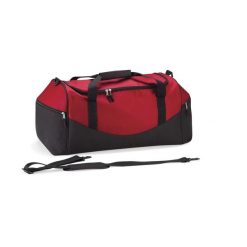 Torba sportowa Quadra Teamwear. Czarne torby sportowe QUADRA, bez wzorów, na ramię, duże. Za 125.45 zł.