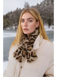 Lucky Bees Szal w kolorze beżowym - 106 x 15 cm rozmiar: onesize. Brązowe szaliki i kominy Lucky Bees, bez wzorów, z futra. Za 130.81 zł.