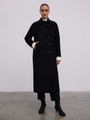 BGN Płaszcz przejściowy w kolorze czarnym rozmiar: 38. Czarne płaszcze BGN, bez wzorów, z tkaniny, bez kaptura. Za 404.65 zł.